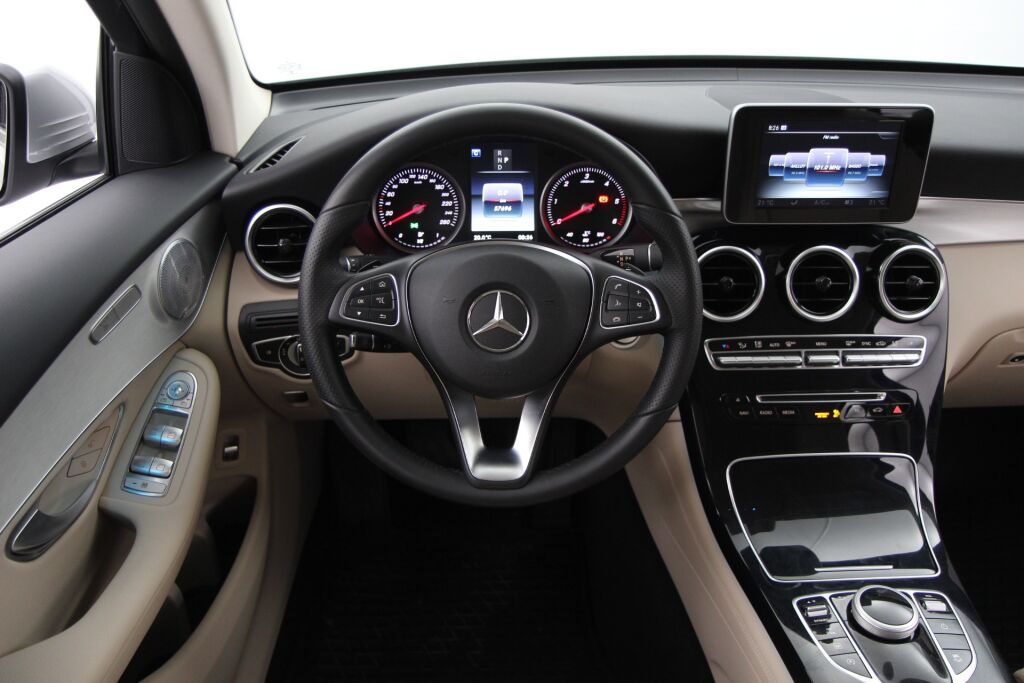 Mercedes-Benz GLC 2017 220 d Coupé 4Matic A Premium Business