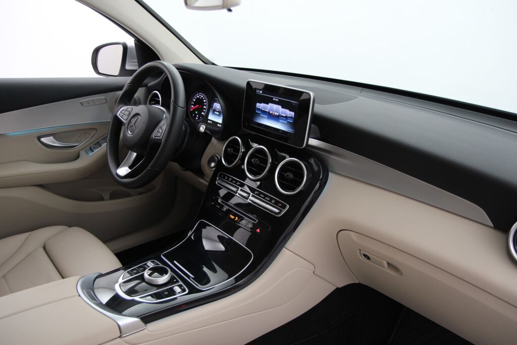 Mercedes-Benz GLC 2017 220 d Coupé 4Matic A Premium Business