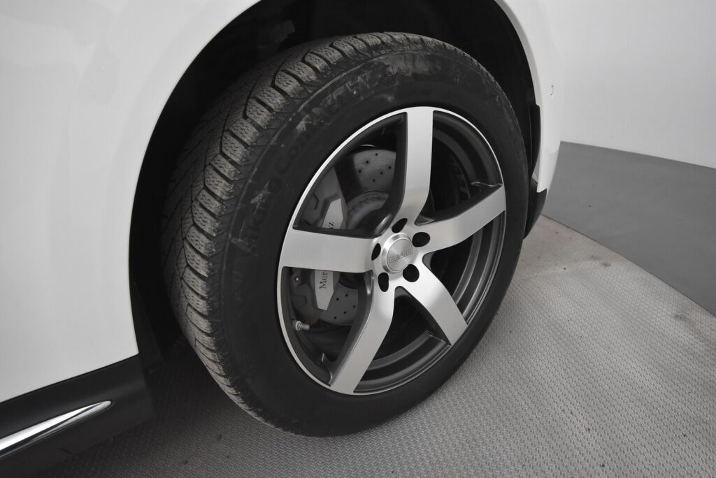 Mercedes-Benz EQC 2020 400 4Matic AMG + 21"AMG, Ajoavustimet, Keyless Go, 360 Kamera, Muistipaketti
