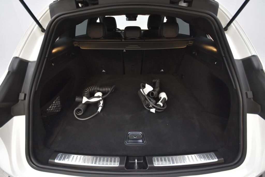 Mercedes-Benz EQC 2020 400 4Matic AMG + 21"AMG, Ajoavustimet, Keyless Go, 360 Kamera, Muistipaketti