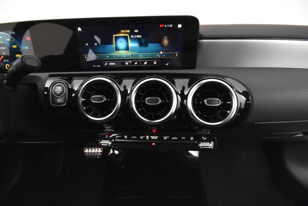 Mercedes-Benz CLA 2022 200 d 4Matic A Shooting Brake Business AMG / Webasto / Multibeam / ** 2 vuoden takuu **