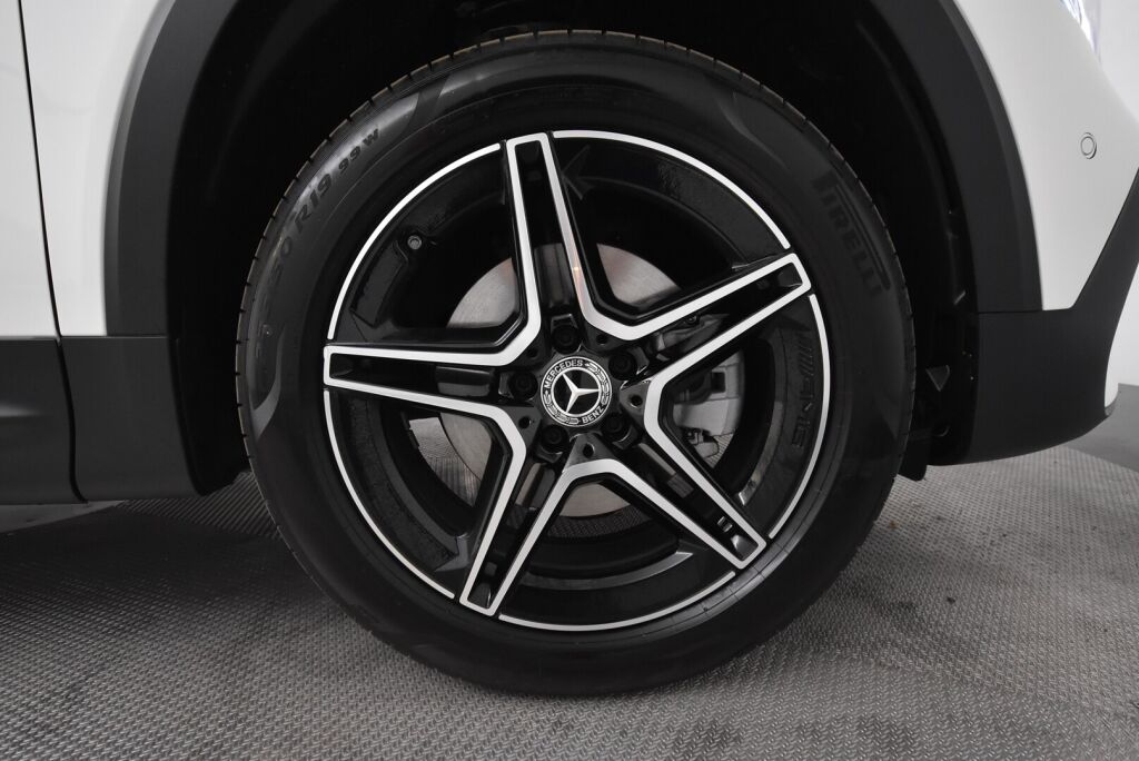 Mercedes-Benz GLB 2023 180 A Business AMG ** Uusi auto nopeaan toimitukseen **